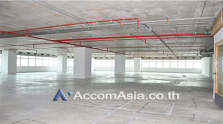 5  Office Space For Rent in Silom ,Bangkok BTS Surasak at Vorawat Building AA12862